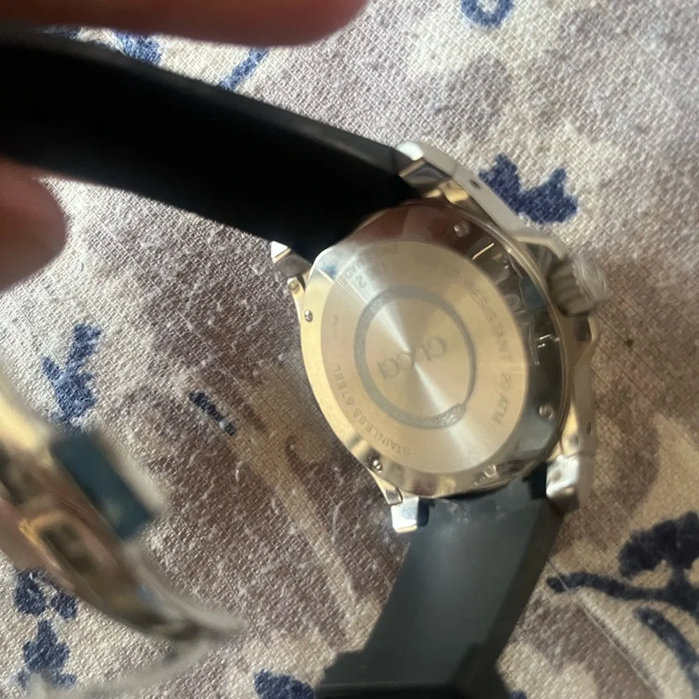 Beautiful Gucci Diver 45mm Luminous Rubber Strap Mens Watch 100% authentic🇮🇹! - Picture 5 of 8